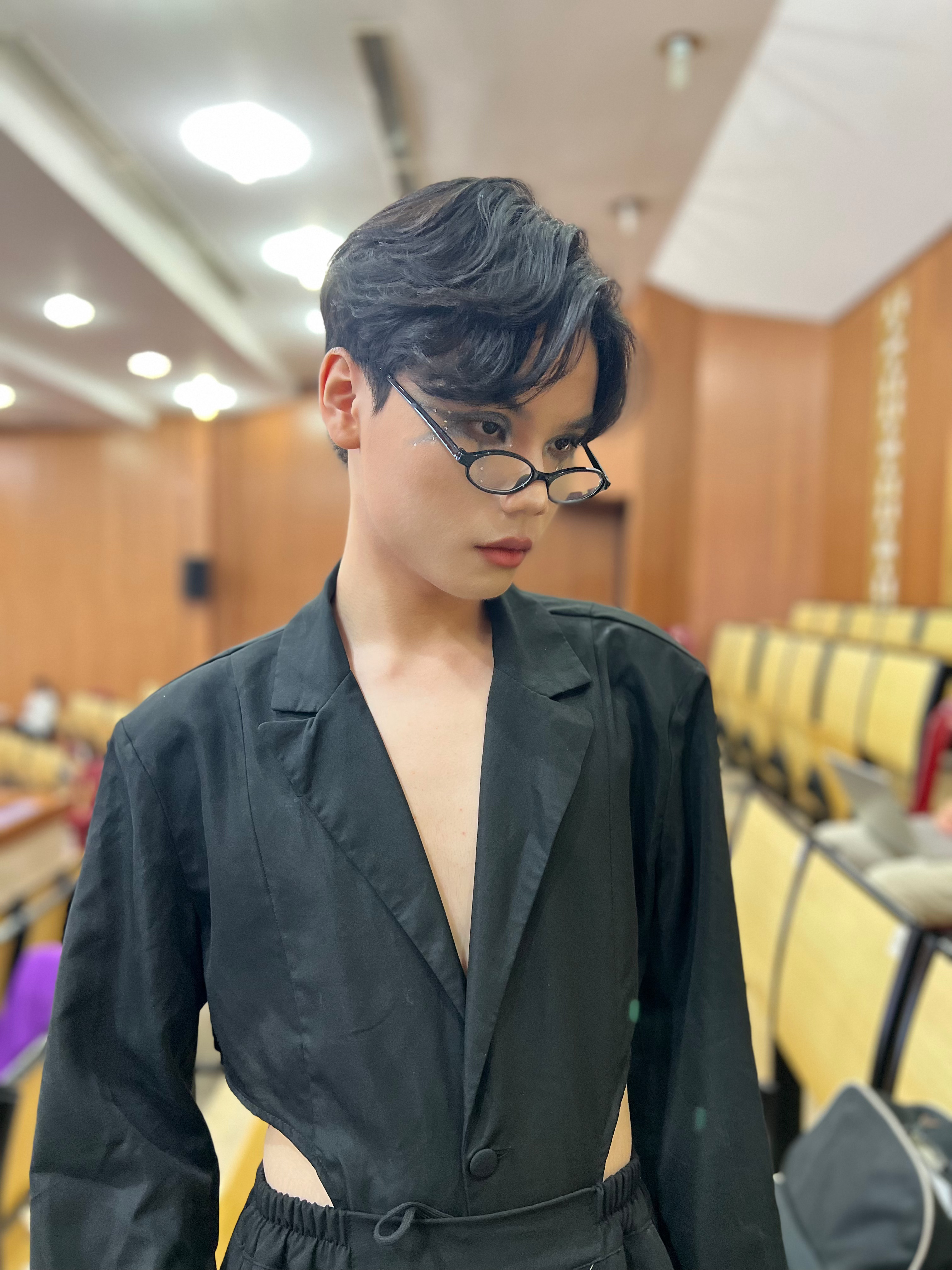 Party Glam 18